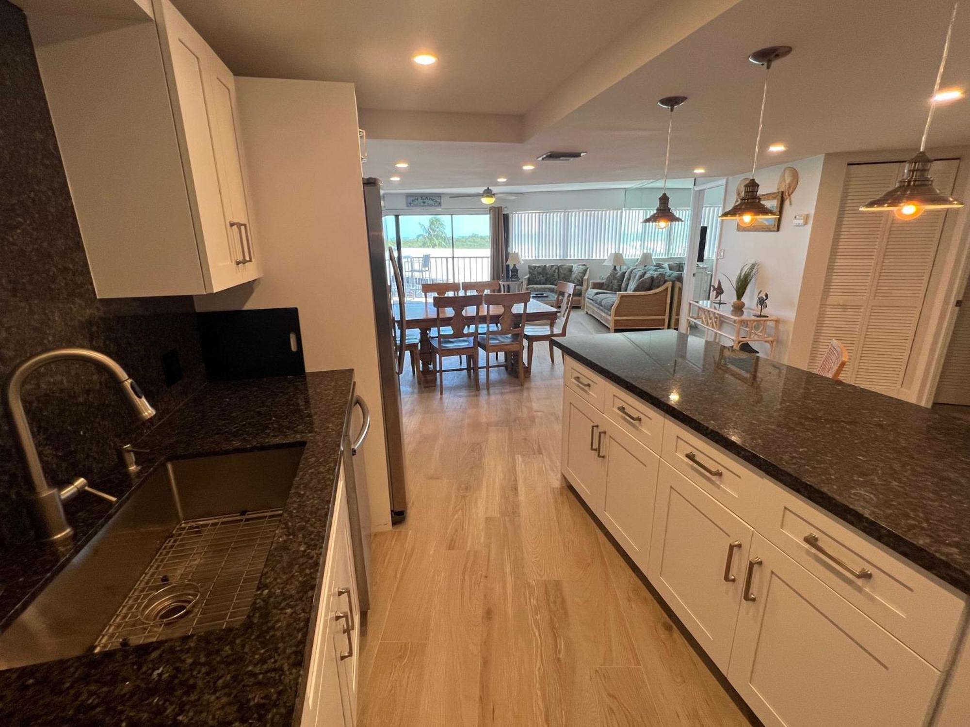 Licensed Mgr - Modern Oceanfront Condo! Beautiful Ocean Views! Beach Resort! 2 King Beds! Key Largo Luaran gambar